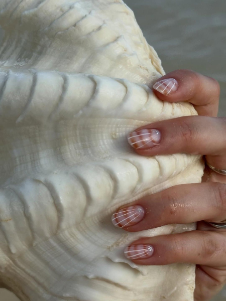 Seashell nails
